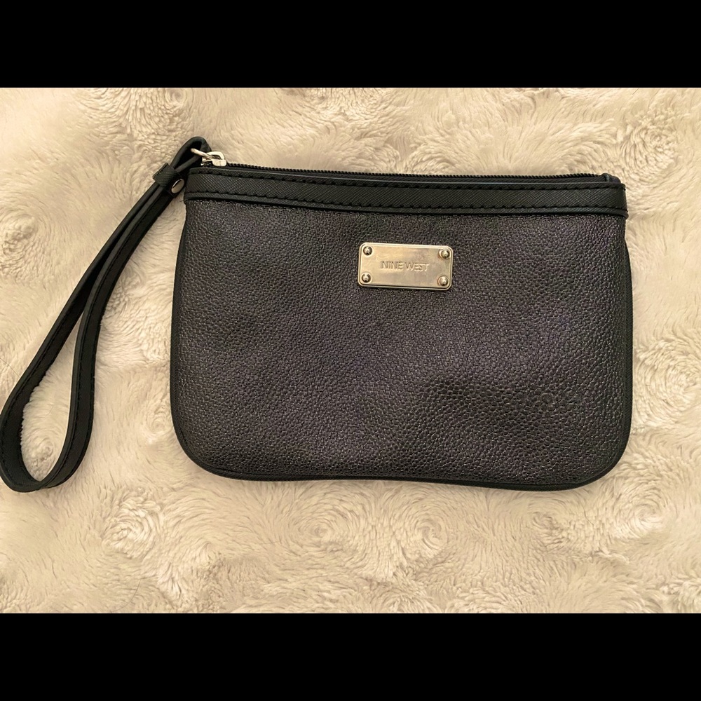 🌸Nine West Wristlet. Black🌸